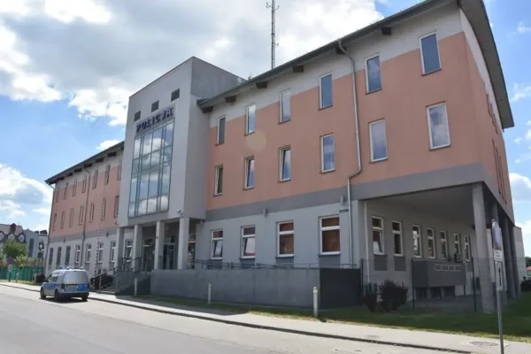 Upały nad wodą: jak bezpiecznie korzystać z kąpielisk?