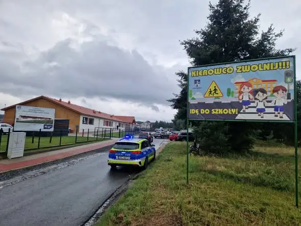 Początek roku szkolnego: policja ze Świebodzina dba o bezpieczeństwo uczniów