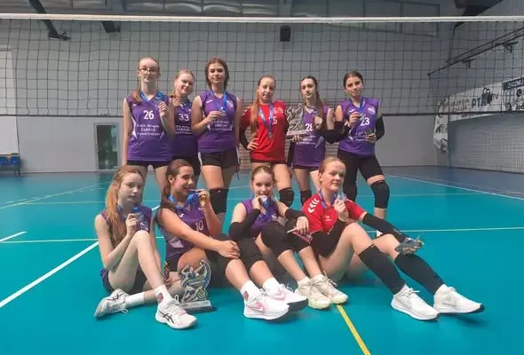 Młodziczki ŁKS Łagów z drugim miejscem w turnieju w Pińczowie