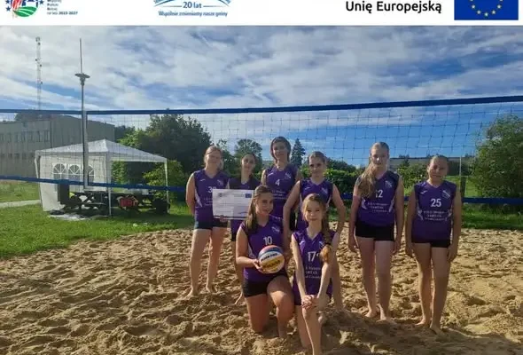 Młodzieżowy Turniej Siatkówki Plażowej w Łagowie – sukces młodych zawodniczek