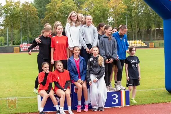Powiatowe igrzyska w sztafecie na stadionie w Świebodzinie