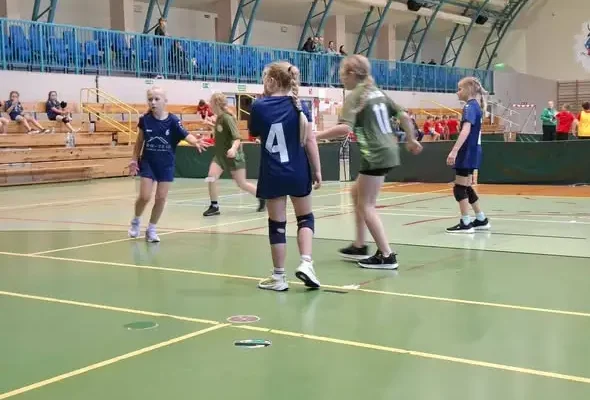 Turniej „Gramy w Ręczną” w Sulechowie – sportowa radość i integracja dzieci
