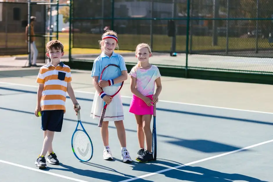 Tenis ziemny w Zbąszynku – zajęcia dla dzieci i młodzieży na kortach przy Sportowej 2