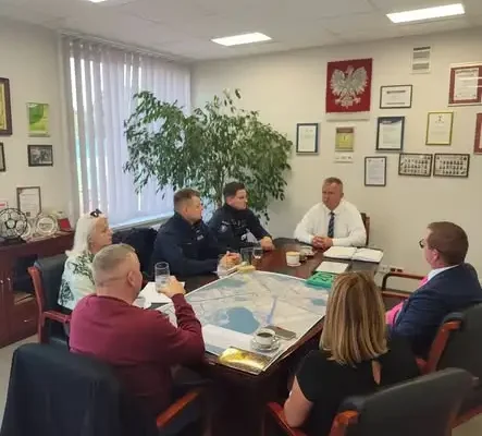 Bezpieczeństwo uczniów w gminie Lubrza tematem spotkania dyrektorów szkół z policją